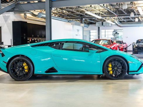 Used 2023 Lamborghini Huracan Tecnica RWD image 7