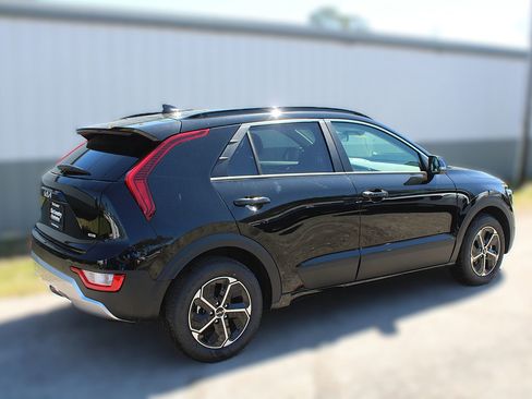 New 2026 Kia Niro EX FWD image 6