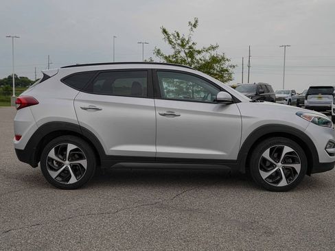Used 2016 Hyundai Tucson Limited w/ Option Group 03 AWD/4WD image 4