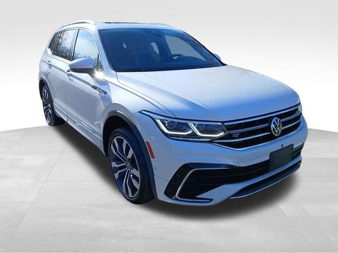 Used 2022 Volkswagen Tiguan SEL R-Line image 8