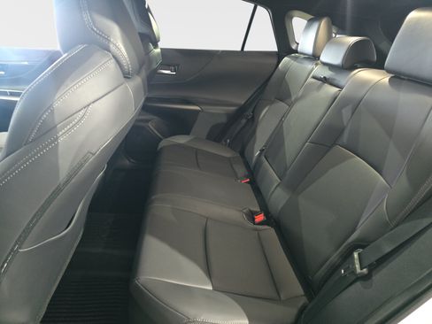 Used 2023 Toyota Venza Nightshade AWD/4WD image 11