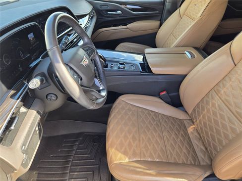 Used 2021 Cadillac Escalade Premium Luxury RWD image 12