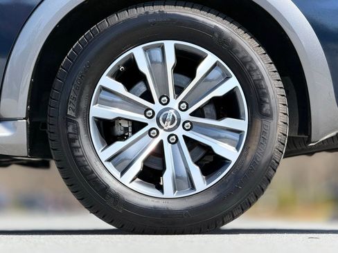 Used 2019 Nissan Armada SL w/ Premium Package image 18