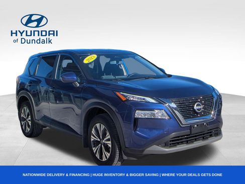 Used 2023 Nissan Rogue SV image 3