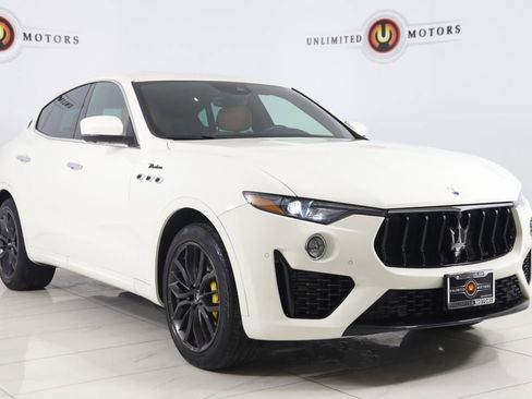 Used 2022 Maserati Levante Modena image 24