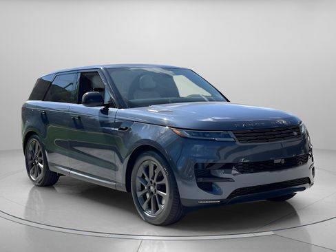 Used 2025 Land Rover Range Rover Sport image 6