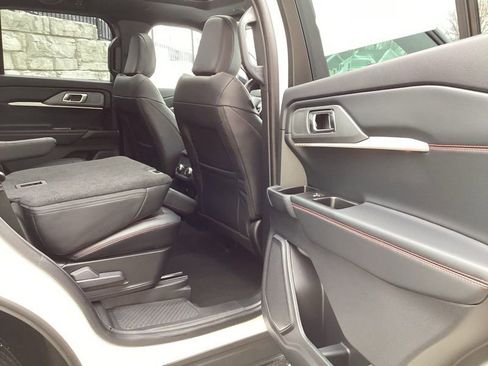 New 2026 Ford Explorer ST-Line w/ ST-Line Street Pack image 16