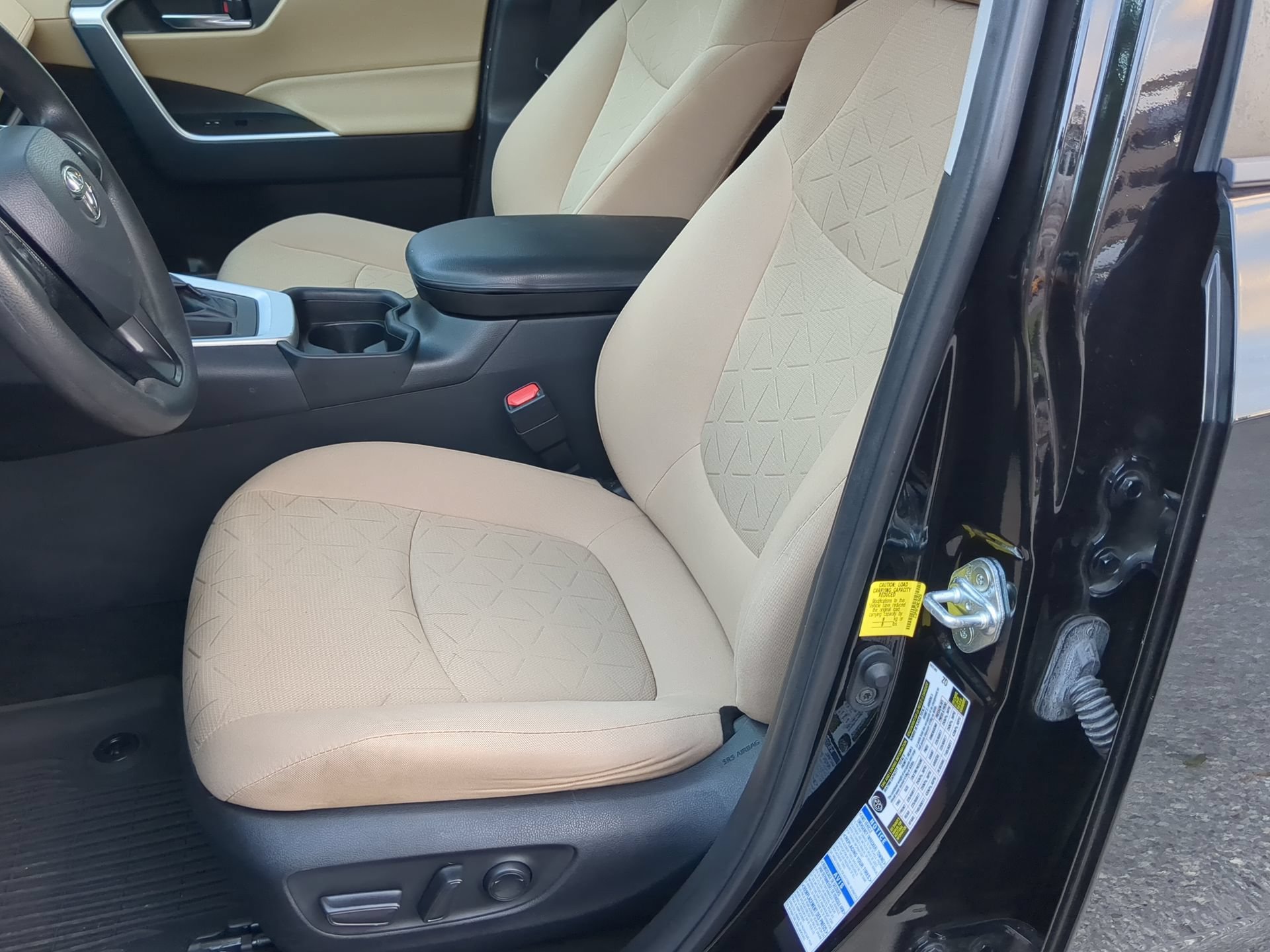Used 2021 Toyota RAV4 XLE AWD/4WD image 56