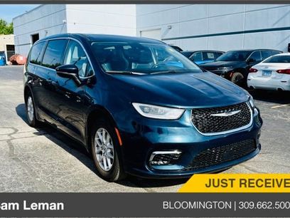 Used 2023 Chrysler Pacifica Touring-L