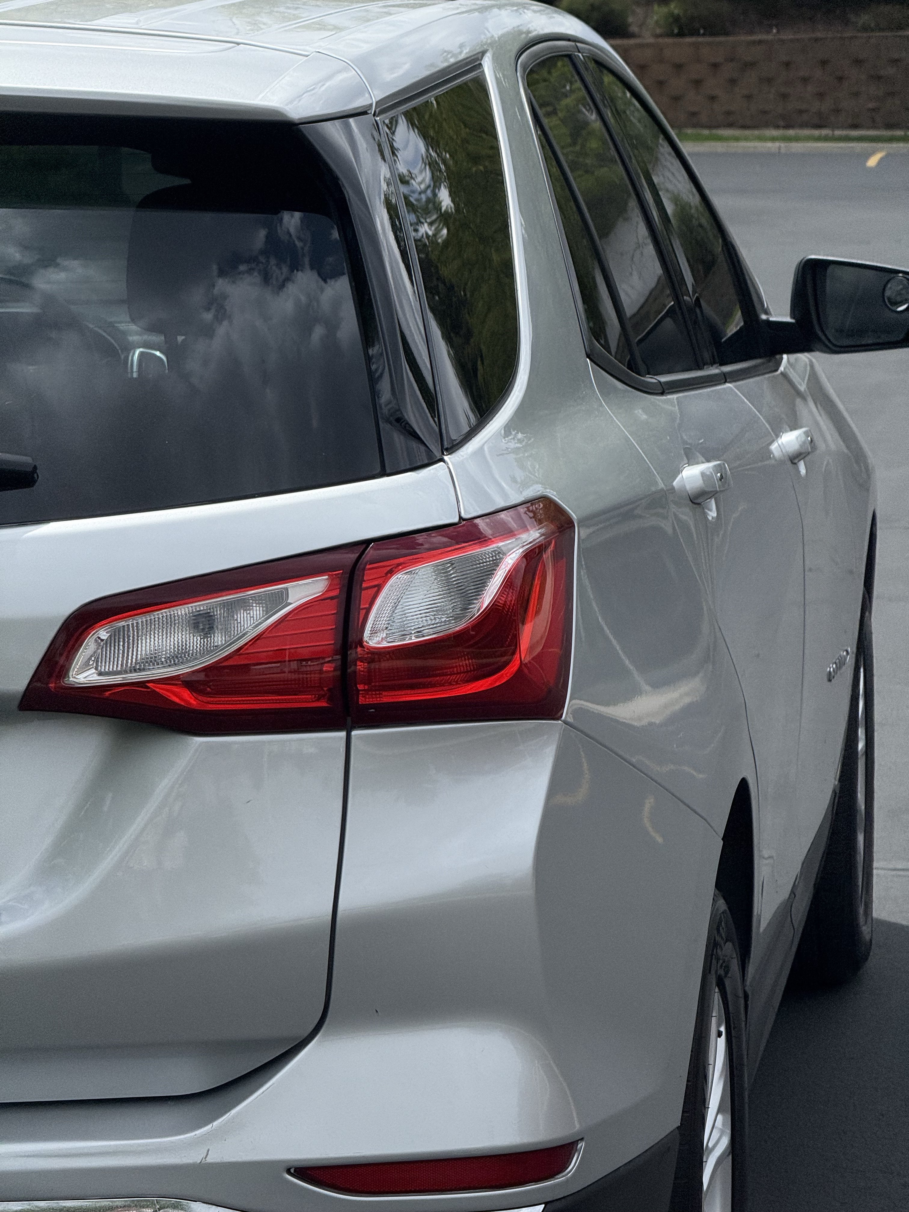 Used 2019 Chevrolet Equinox LS AWD/4WD image 20
