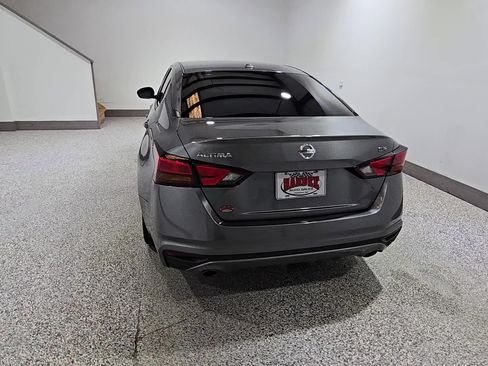 Used 2019 Nissan Altima 2.5 SR FWD image 7