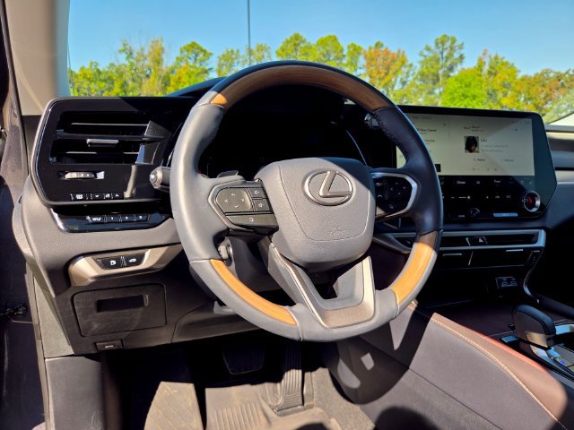 Used 2024 Lexus RX 350 AWD w/ Convenience Package image 12