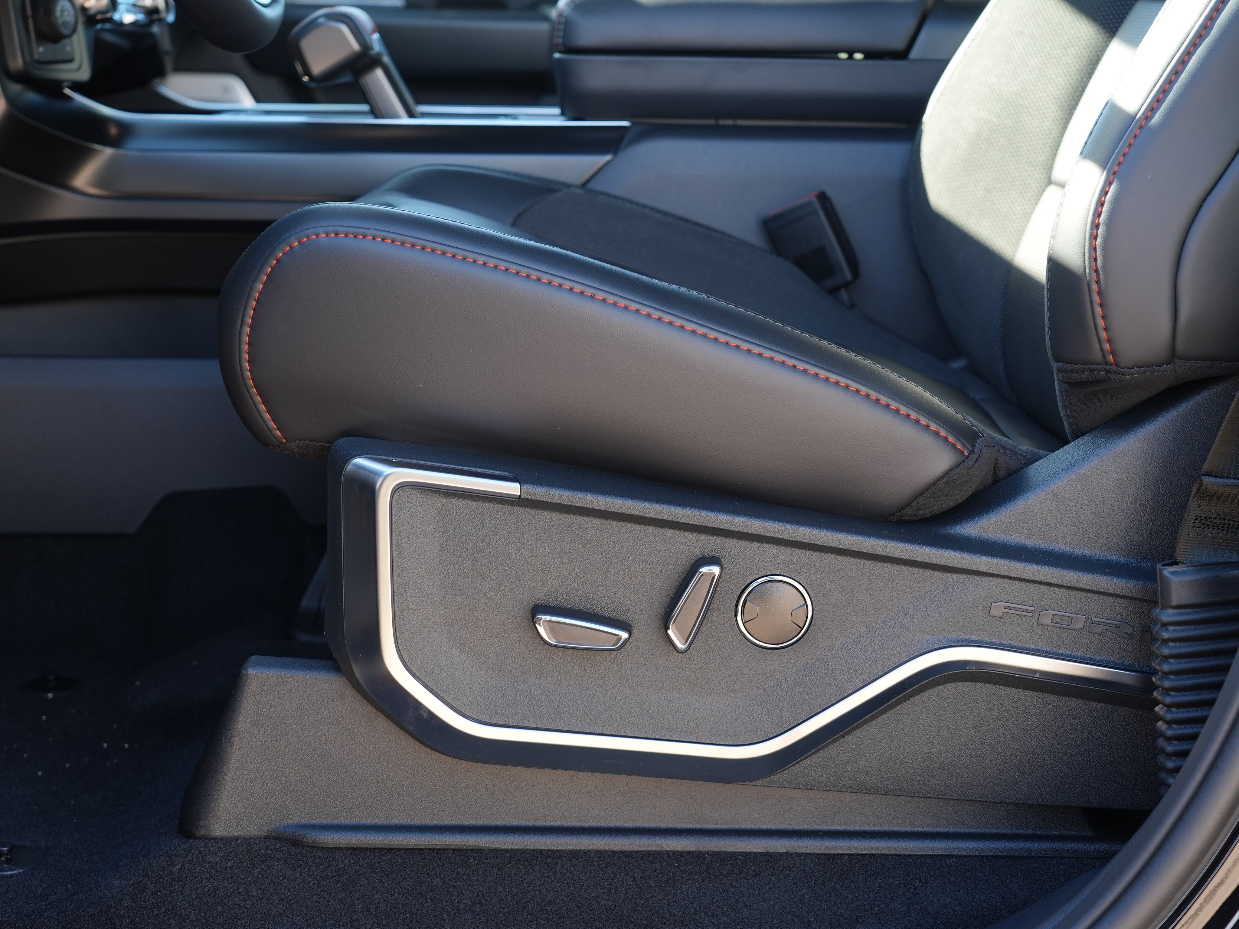 New 2026 Ford F150 Raptor AWD/4WD image 17