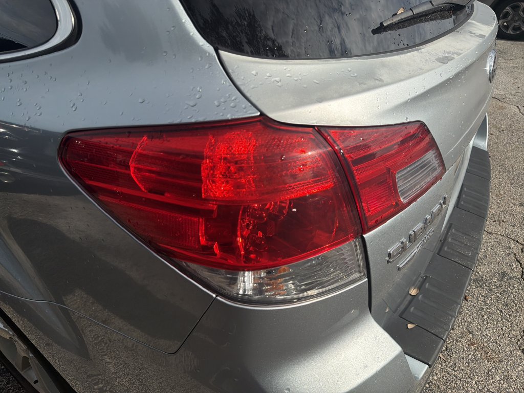 Used 2014 Subaru Outback 2.5i Limited AWD/4WD image 8