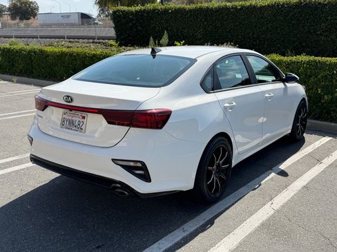 Used 2019 Kia Forte LXS FWD image 2