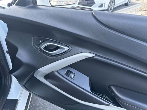 Used 2020 Chevrolet Camaro LT image 31