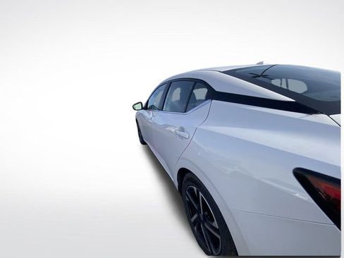 Used 2024 Nissan Sentra SV image 7