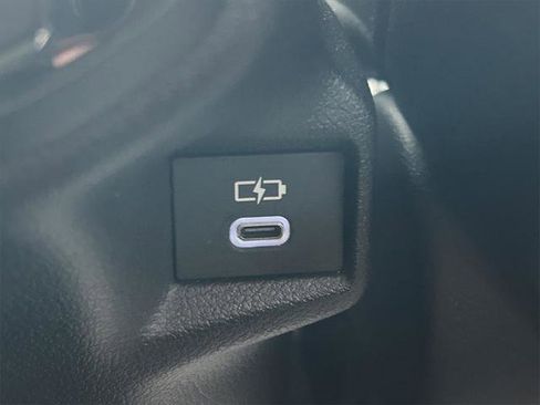 Certified 2025 Toyota Grand Highlander FWD image 24