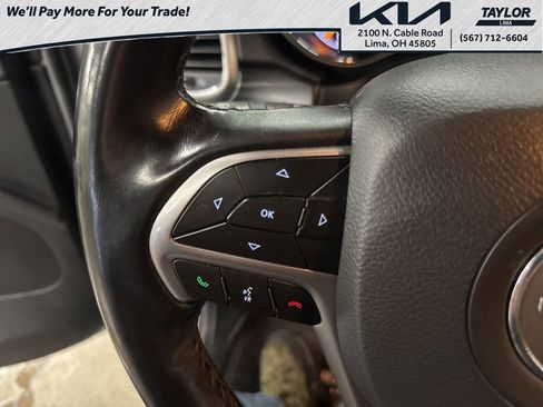 Used 2021 Jeep Grand Cherokee Laredo w/ Security & Convenience Group image 22