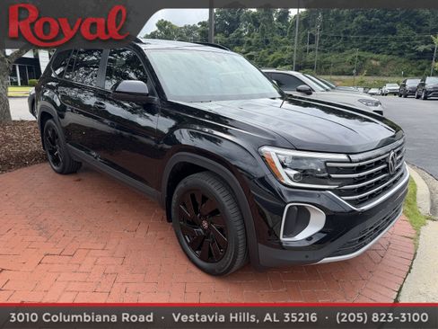 Certified 2026 Volkswagen Atlas SE w/ Panoramic Sunroof Package FWD image 4