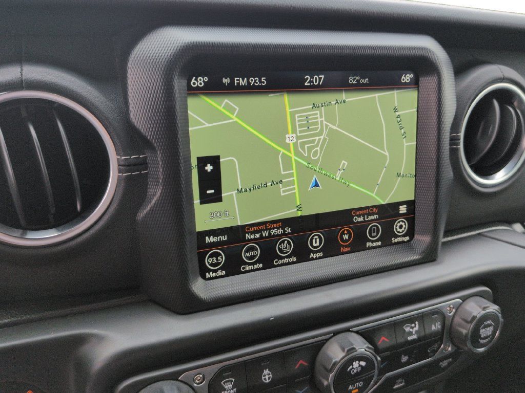 Used 2022 Jeep Wrangler Unlimited Sahara w/ Cold Weather Group AWD/4WD image 13