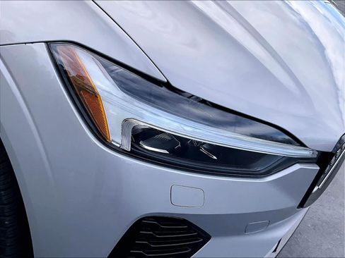 Used 2025 Volvo XC60 B5 Core image 31