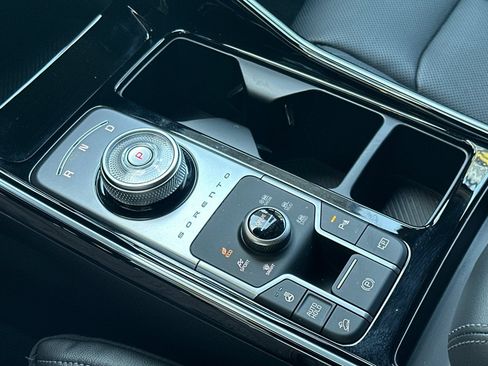 Certified 2026 Kia Sorento SX Prestige AWD/4WD image 22