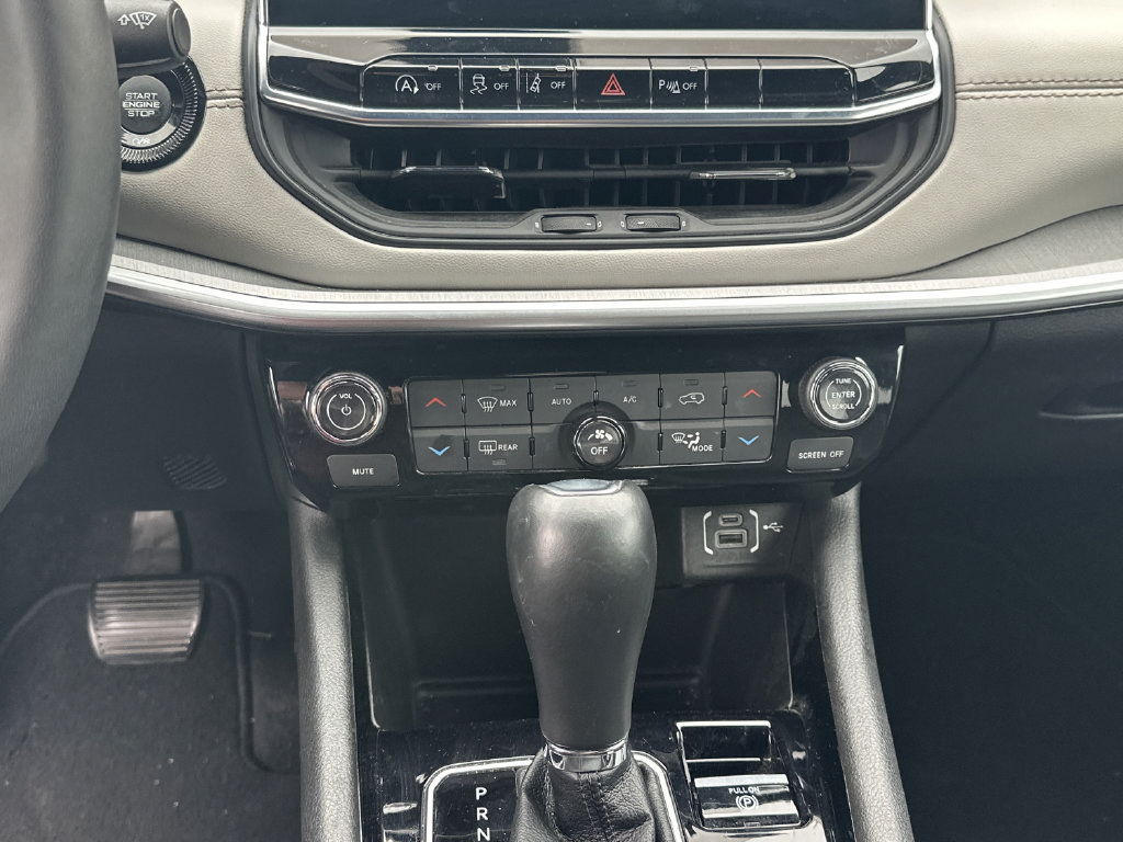 Used 2025 Jeep Compass Limited w/ Elite Group AWD/4WD image 24