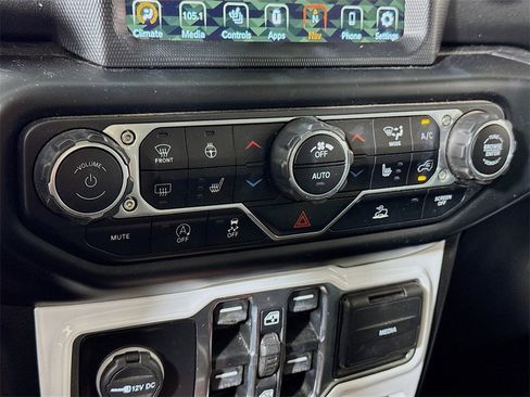 Used 2022 Jeep Gladiator Overland w/ Popular Equipment Package image 14