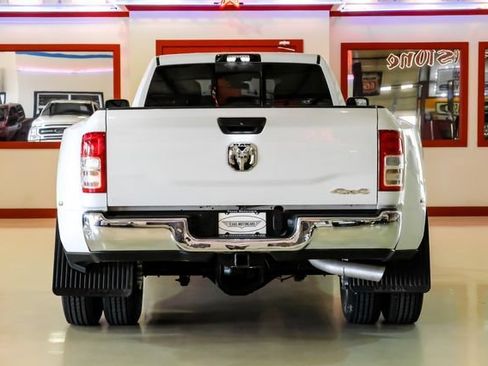 Used 2024 RAM 3500 Tradesman w/ Chrome Appearance Group AWD/4WD image 12