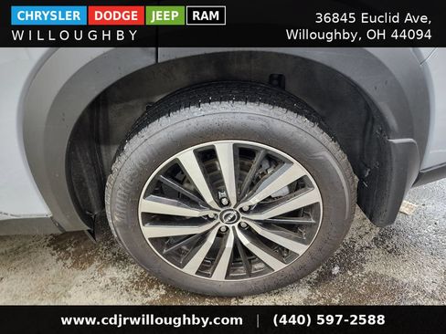 Used 2025 Nissan Pathfinder Platinum AWD/4WD image 45