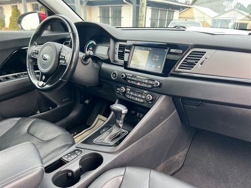 Used 2017 Kia Niro Touring w/ Advanced Technology Package image 19