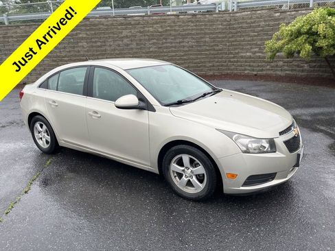 Used 2014 Chevrolet Cruze LT FWD image 1