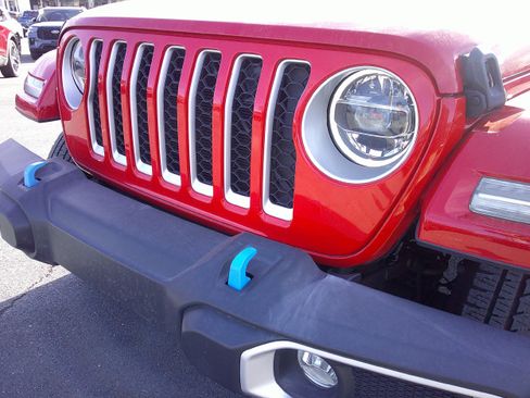 Used 2022 Jeep Wrangler Unlimited Sahara image 15