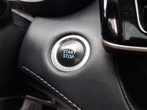 Used 2021 Toyota Highlander XLE image 27