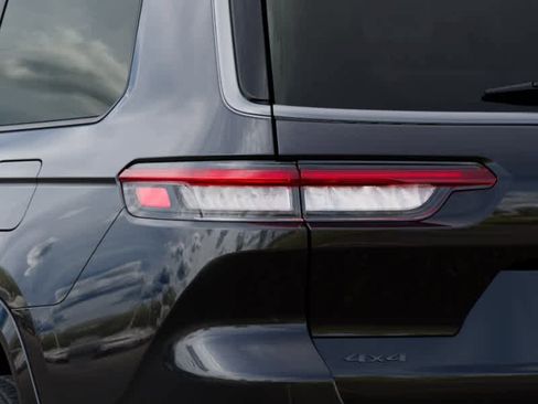 New 2026 Jeep Grand Cherokee L Summit AWD/4WD image 9
