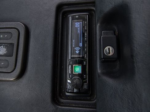 Used 1997 Land Rover Defender 90 AWD/4WD image 26
