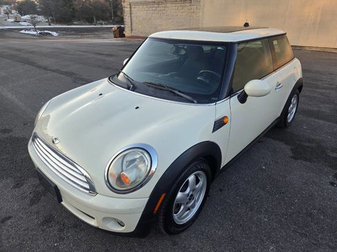 Used 2010 MINI Cooper Hardtop image 3