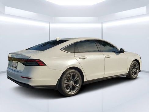 Used 2023 Honda Accord EX image 3