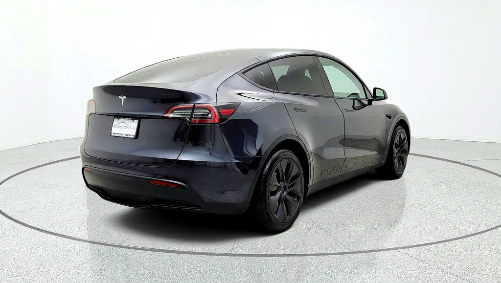 Used 2025 Tesla Model Y Long Range RWD image 5