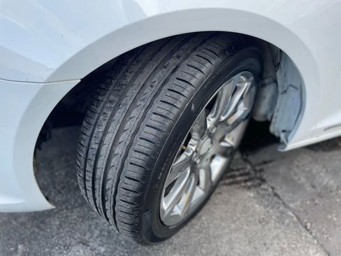 Used 2014 Buick LaCrosse Premium image 12