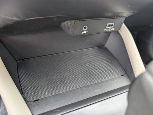 Certified 2025 Subaru Forester image 27