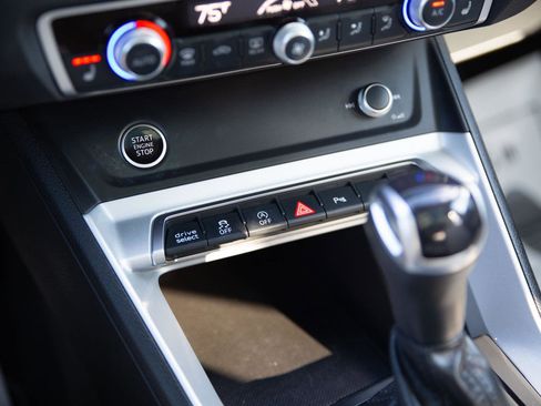 Used 2022 Audi Q3 2.0T Premium Plus w/ Premium Plus Package image 11