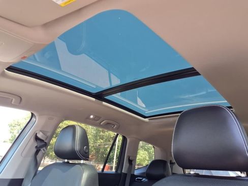 Used 2021 Volkswagen Atlas SEL Premium image 13