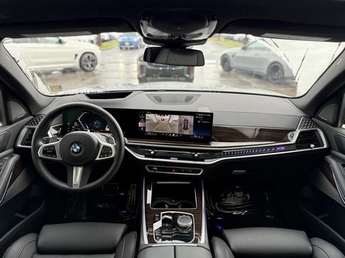 Used 2026 BMW X5 xDrive40i w/ M Sport Package image 16