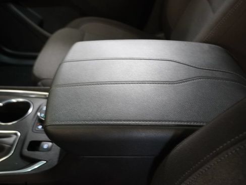 Used 2024 Chevrolet Traverse LT AWD/4WD image 24