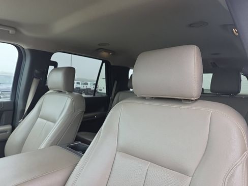 Used 2020 Ford Expedition XLT w/ Equipment Group 202A AWD/4WD image 9