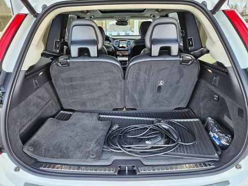 Used 2025 Volvo XC90 T8 Plus w/ Protection Package Premier AWD/4WD image 12