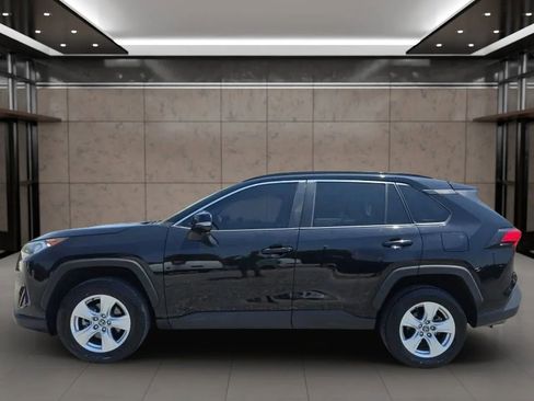 Used 2020 Toyota RAV4 XLE FWD image 5