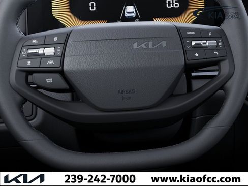 New 2026 Kia Sportage EX w/ EX Panorama Roof Package FWD image 22